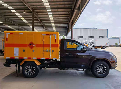 叙永爆破器材运输车
